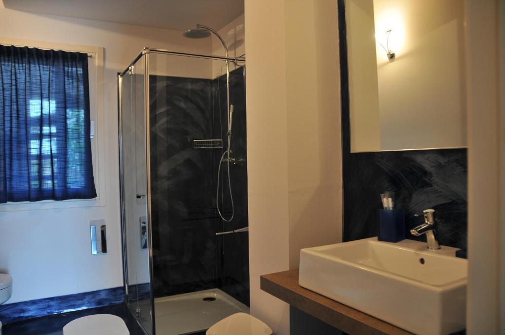 Moniga del Garda Bed & Breakfast Vieulif الغرفة الصورة