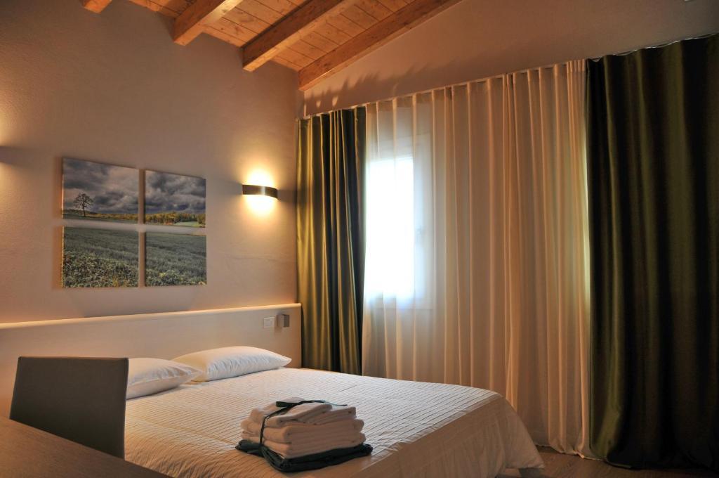 Moniga del Garda Bed & Breakfast Vieulif الغرفة الصورة