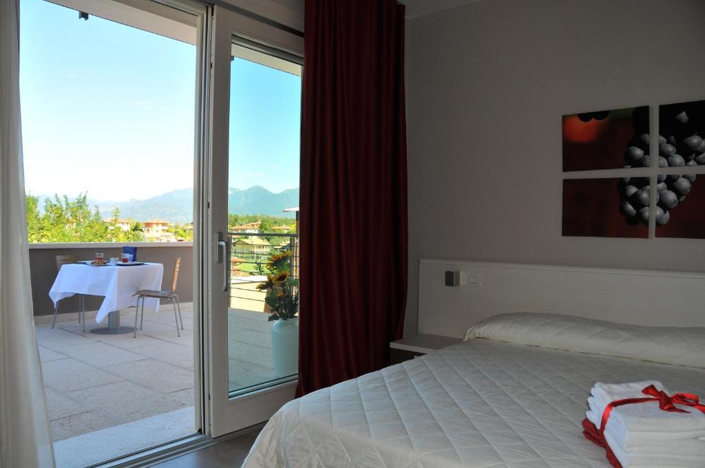 Moniga del Garda Bed & Breakfast Vieulif الغرفة الصورة